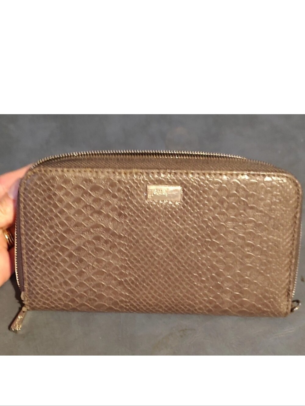 Jewell Thirty-One 31 Gray Snakeskin Women's Zip-Around Textured Leather Wallet